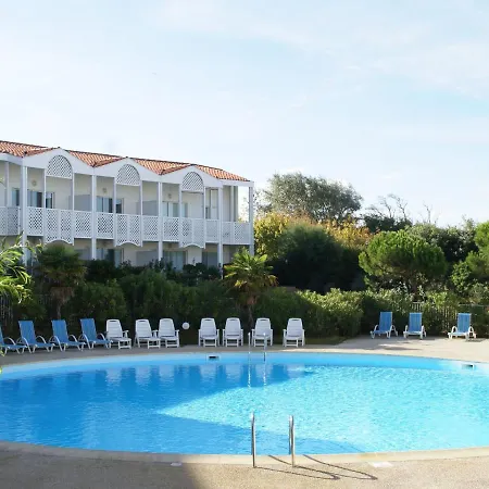 With A View On The Pool Or Near Boyard דירה פוראס