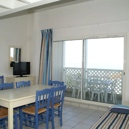 With A View On The Pool Or Near Boyard דירה *