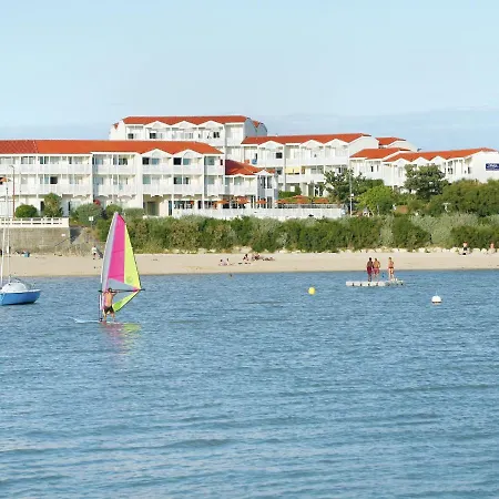 With A View On The Pool Or Near Boyard פוראס