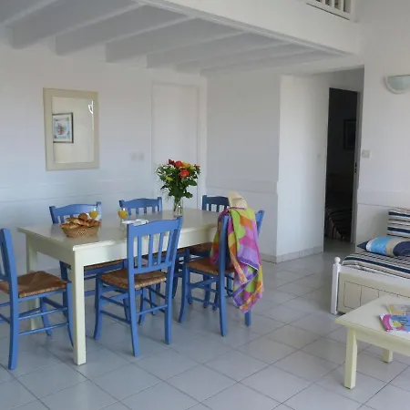 דירה With A View On The Pool Or Near Boyard *