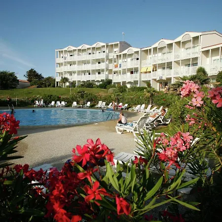 דירה With A View On The Pool Or Near Boyard *