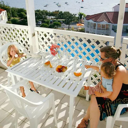 דירה With A View On The Pool Or Near Boyard