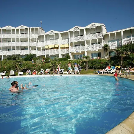 דירה With A View On The Pool Or Near Boyard